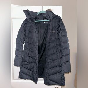 Marmot Black Coat Size Medium! Super cute and comfy! I absolutely love it!